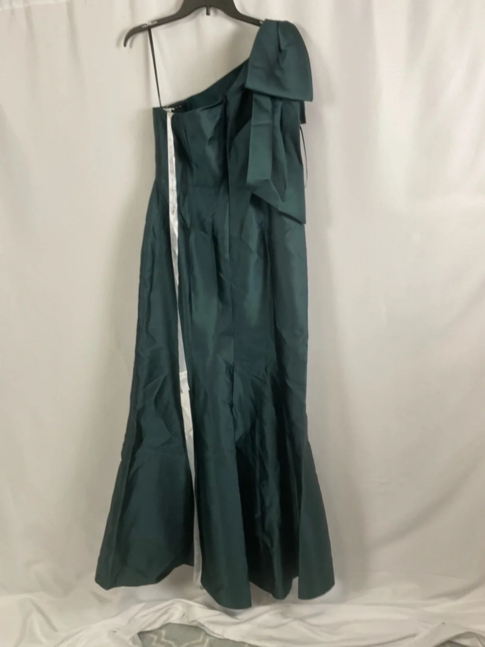 ALFRED SUNG Emerald Green Spaghetti Strap Maxi Gown - Picture 3 of 5